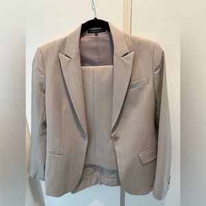 Theory suit set, size 2, grey condition, taupe/grey heather color.